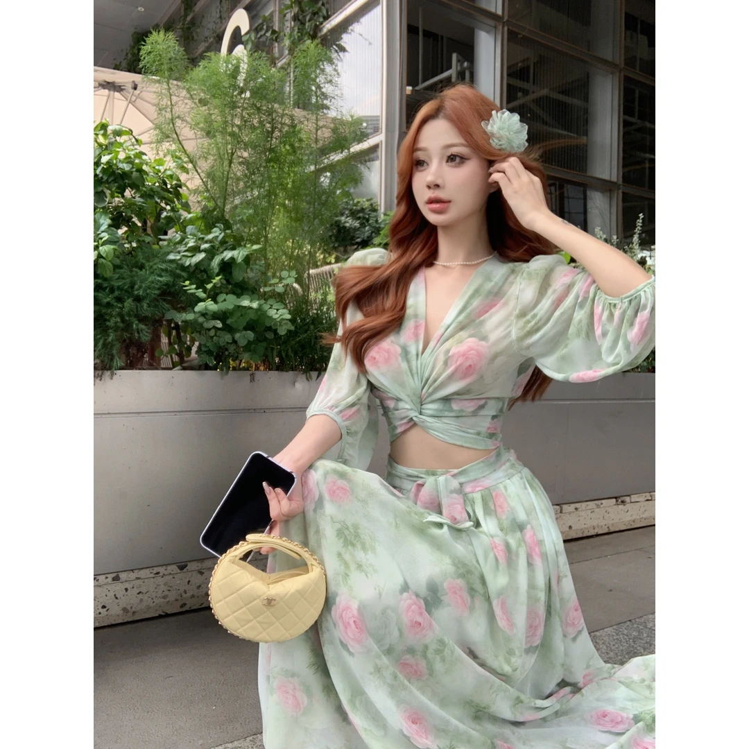 法式设计感休闲气质小众时尚度假浪漫碎花套装女连衣裙显瘦夏季