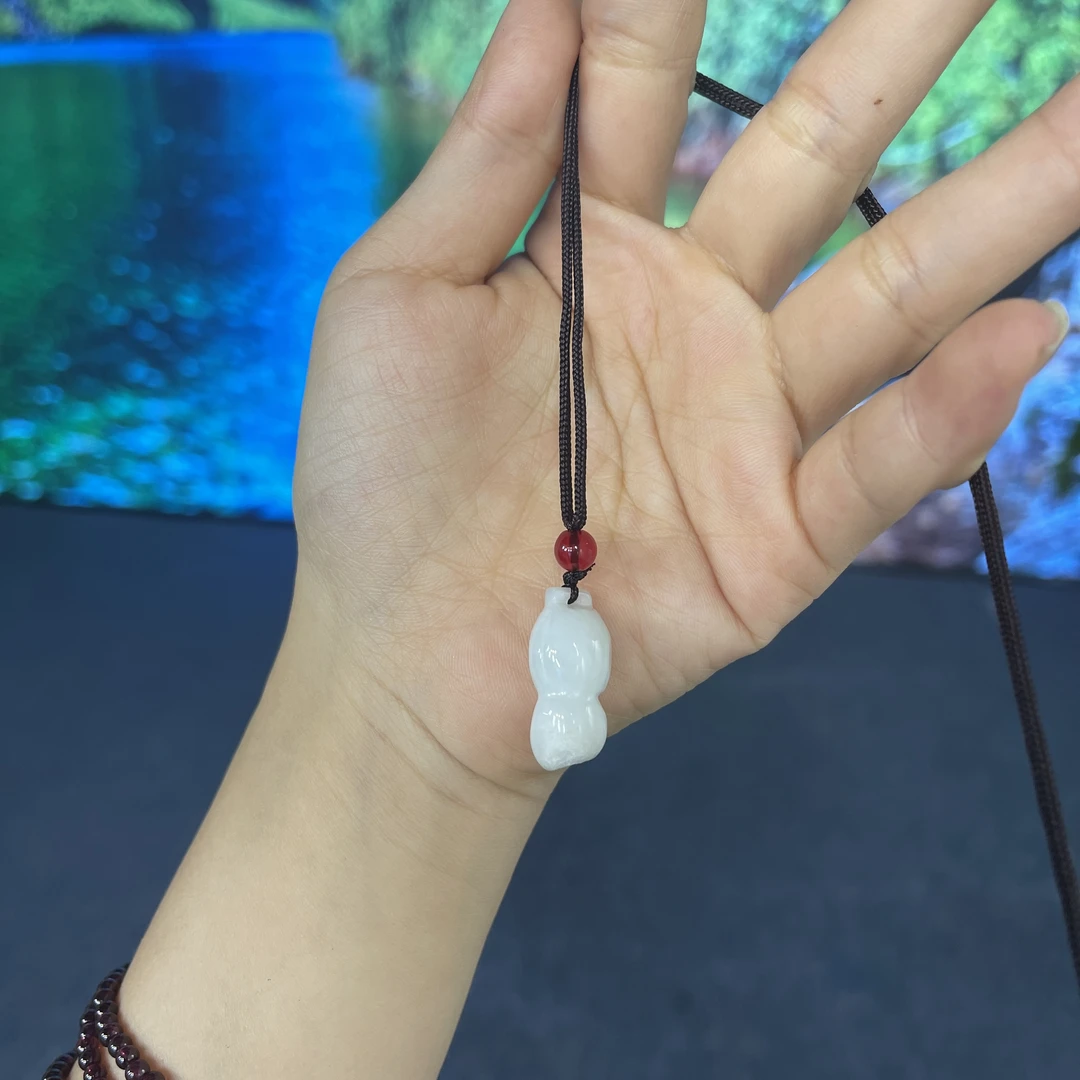 天然翡翠玉石好事花生咖啡绳吊坠项链【多样性发货】BH118