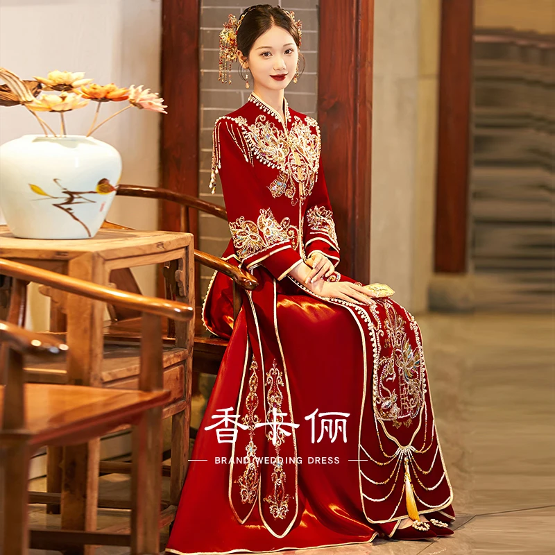 精致丝绒珠绣中式嫁衣秀禾服2024新款大气新娘结婚礼服女婚纱