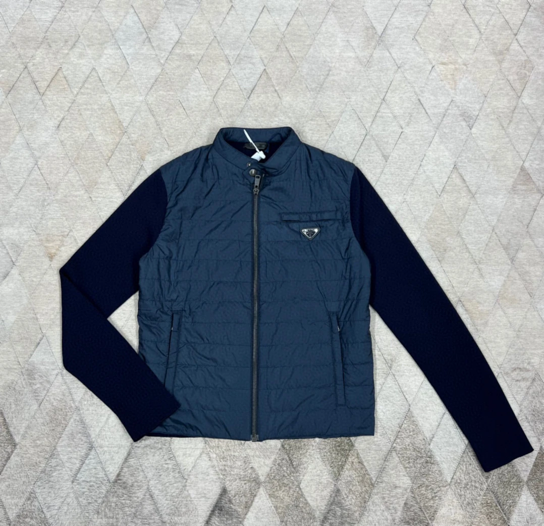 全新未使用 Prada/普拉达 129573 普拉达三角标拼接棉服