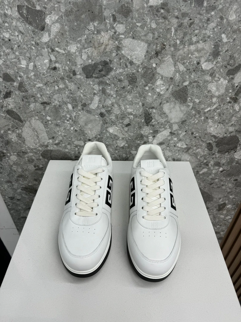 全新未使用 Givenchy/纪梵希 129913 纪梵希厚底四宫格小白鞋