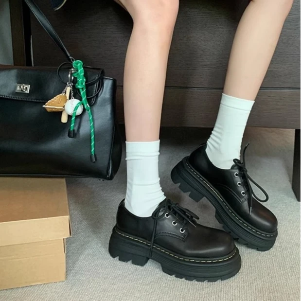 工厂店~英伦风系带增高粗跟厚底德比单鞋圆头小皮鞋女秋黑色复古