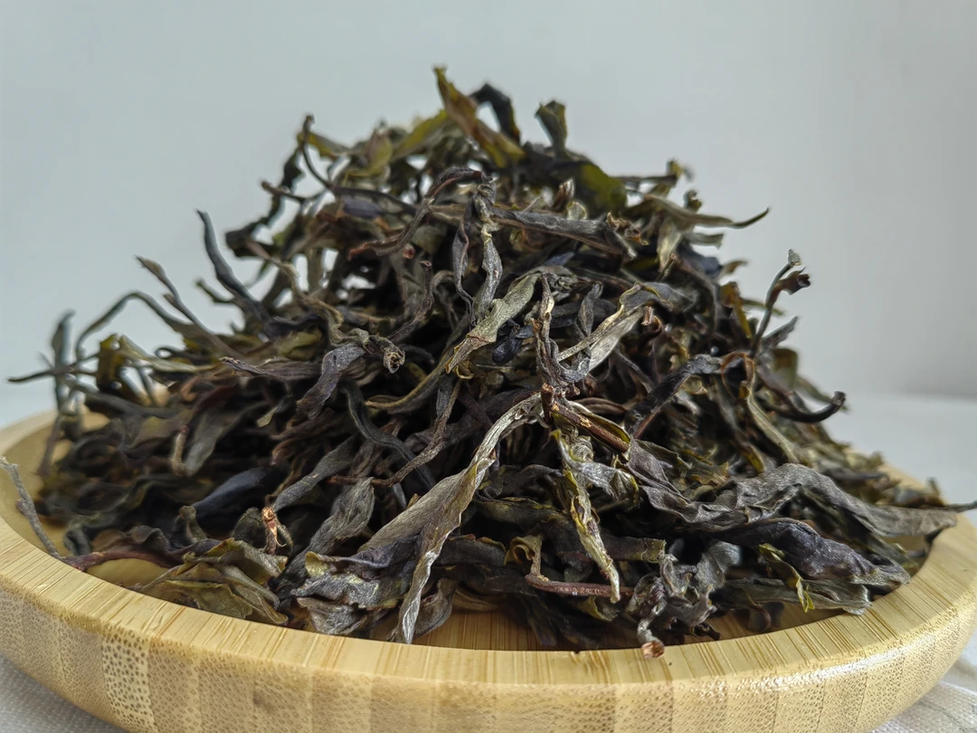 普洱生茶章外散茶 2025年头春（古树挑采）