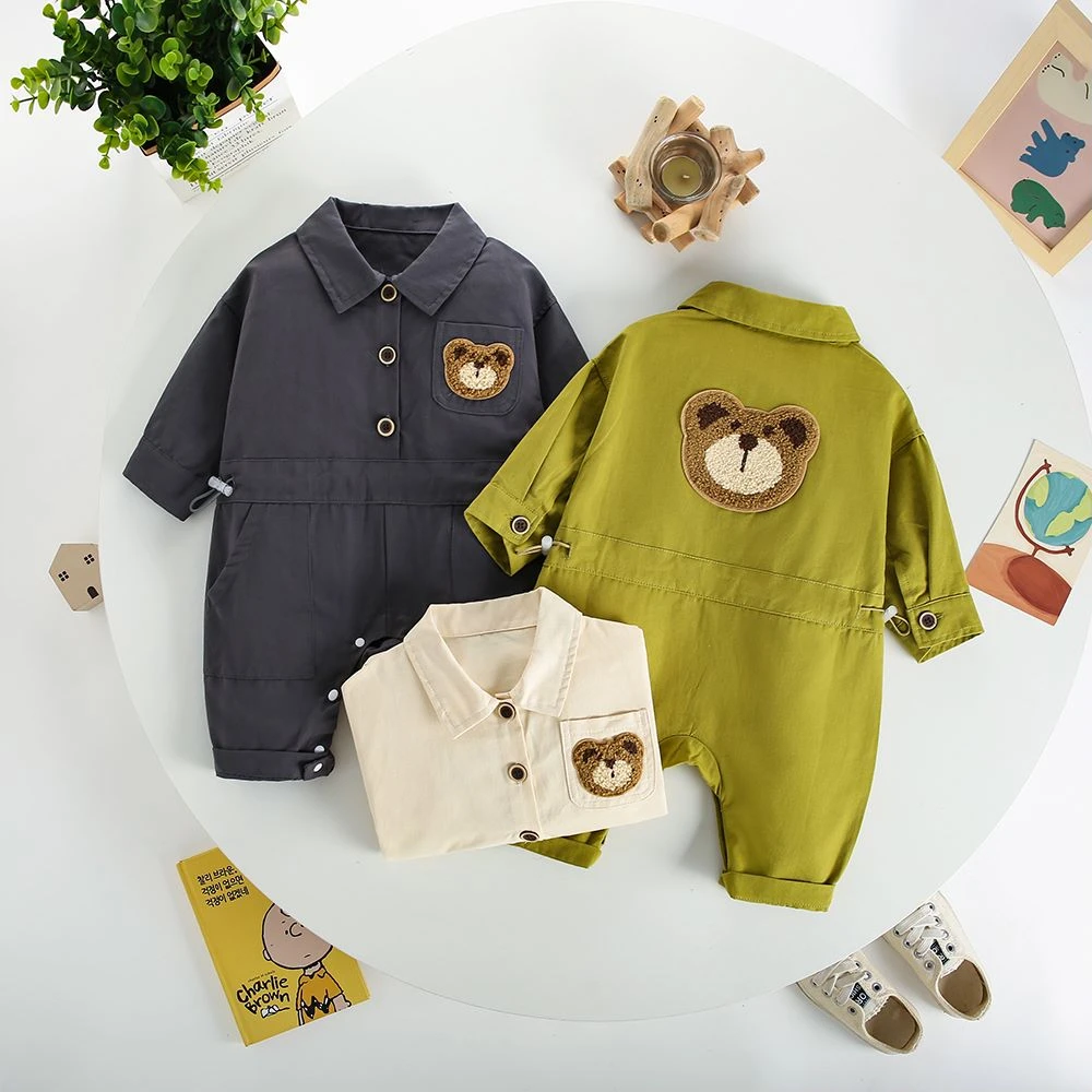 2407新款宝宝春秋款洋气抽绳贴布熊工装风刺绣小熊连体哈衣婴儿