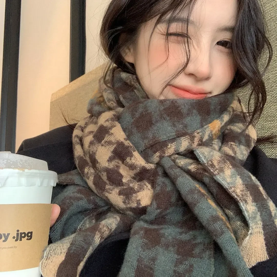 新款千鸟格围巾女韩系氛围感冬季百搭保暖学生围脖少女潮针织格子