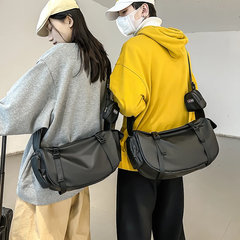 单肩包男士2024新款斜挎包休闲日系学生邮差背包男款大容量包包男