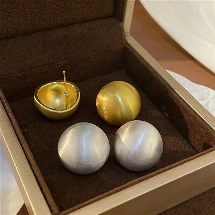 铜合金耳饰 金属耳饰磨砂拉丝耳钉新款潮高级感气质圆球耳环耳扣
