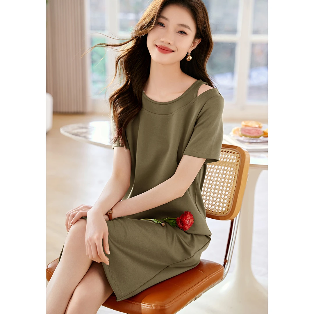 沫晗依美2025夏款简约设计感别致休闲拼接假两件短袖连衣裙3A013