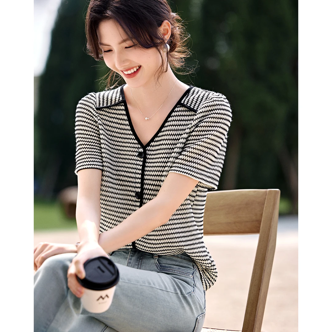 XWI/欣未气质v领小香风女式衬衫2025夏新款时尚百搭舒适衬衫5A002