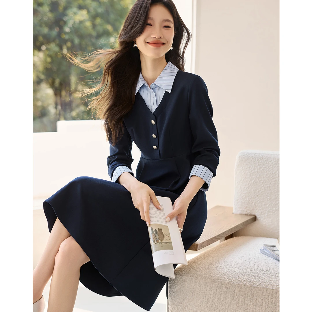 沫晗依美2025秋新款质感通勤条纹拼接假两件层次感翻领连衣裙B067