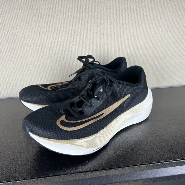 42.5码 Nike 黑色跑鞋 95成色 无原盒 公价599