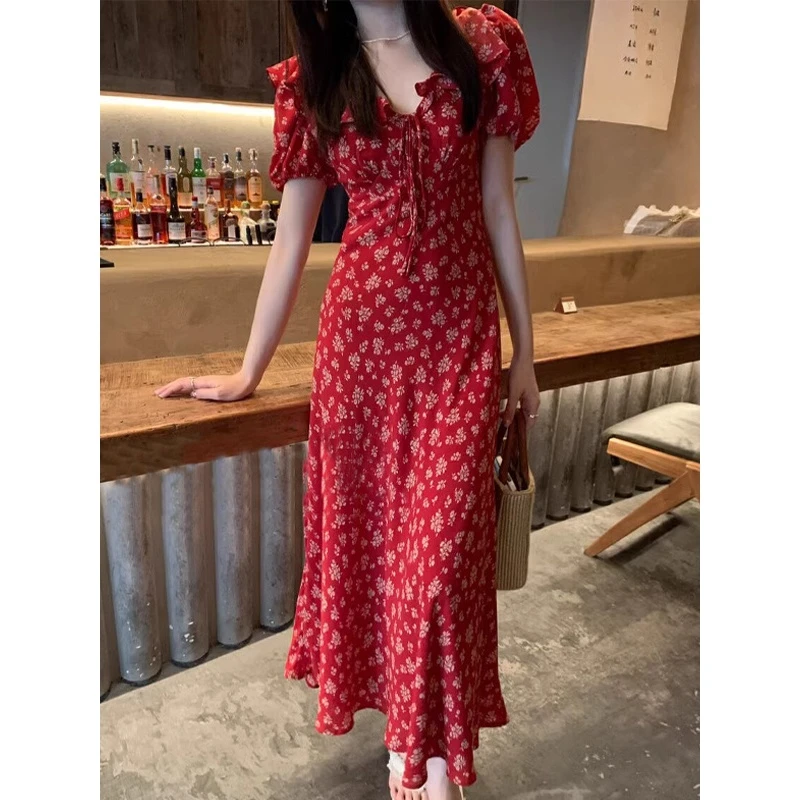 大码复古法式荷叶边V领红色碎花连衣裙女度假夏法式甜美气质修身