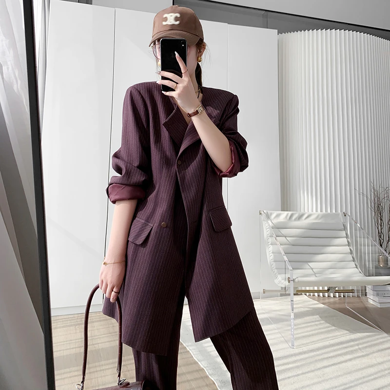 懂点西装外套女2024秋装新款时尚气质条纹果实红喇叭裤两件套