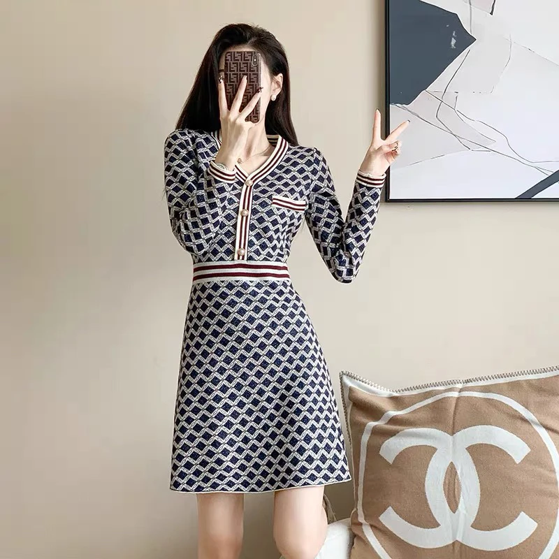 显瘦气质长袖复古时尚针织千鸟格裙子小香风法式洋气收腰连衣裙