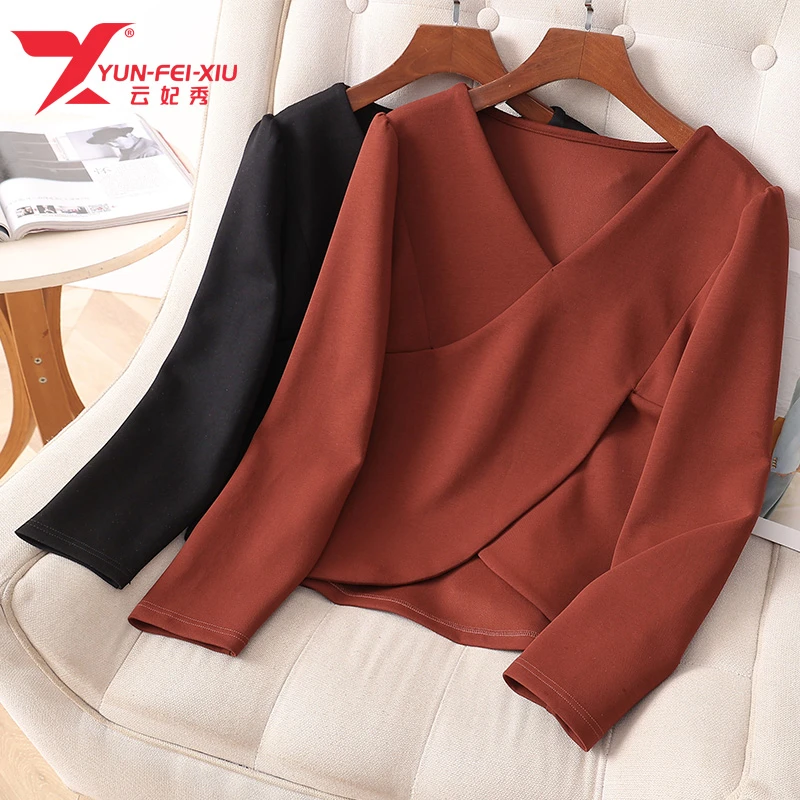 云妃秀大码女装上衣休闲百搭简约V领交叉拼接显瘦遮肉春季T恤9126