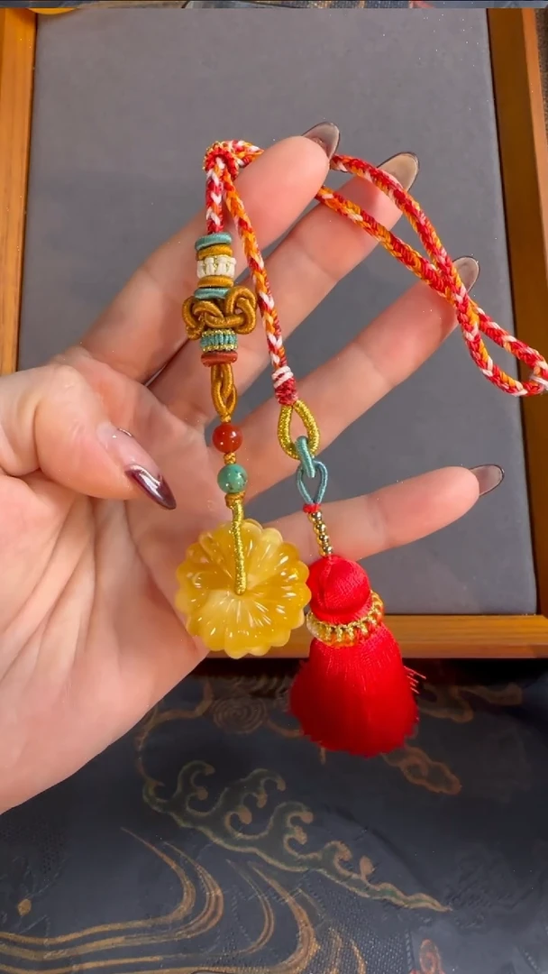 【闪购商品】蜜蜡裸石未镶嵌俄料平安扣挂饰