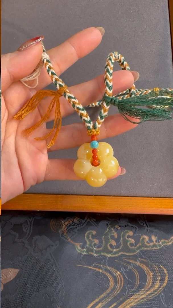 【闪购商品】蜜蜡颈饰未镶嵌太阳花吊坠14