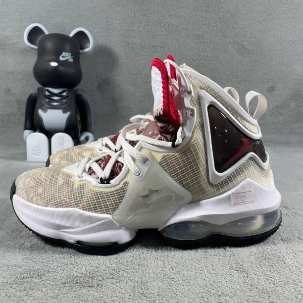 二手36码 Nike Zoom LeBron 19 篮球鞋 白 鞋头裂纹 无盒公价626