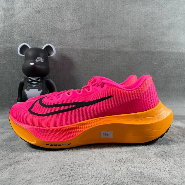 二手43码 Nike Zoom Fly 5 跑鞋 红 裂纹 无盒 公价1089