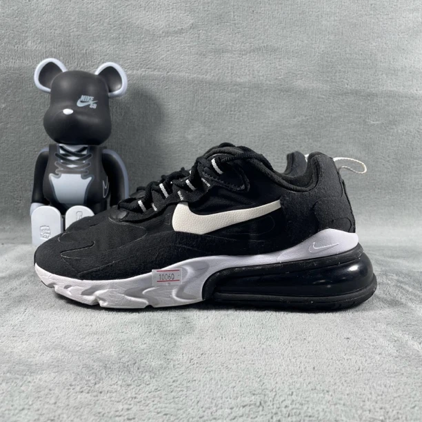 二手39码 Nike Air Max 270 React 跑鞋 黑色 剐蹭污渍 公价999