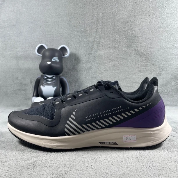 二手43码 Nike Air Zoom 跑鞋 黑色 磕碰溢胶 无盒公价1029