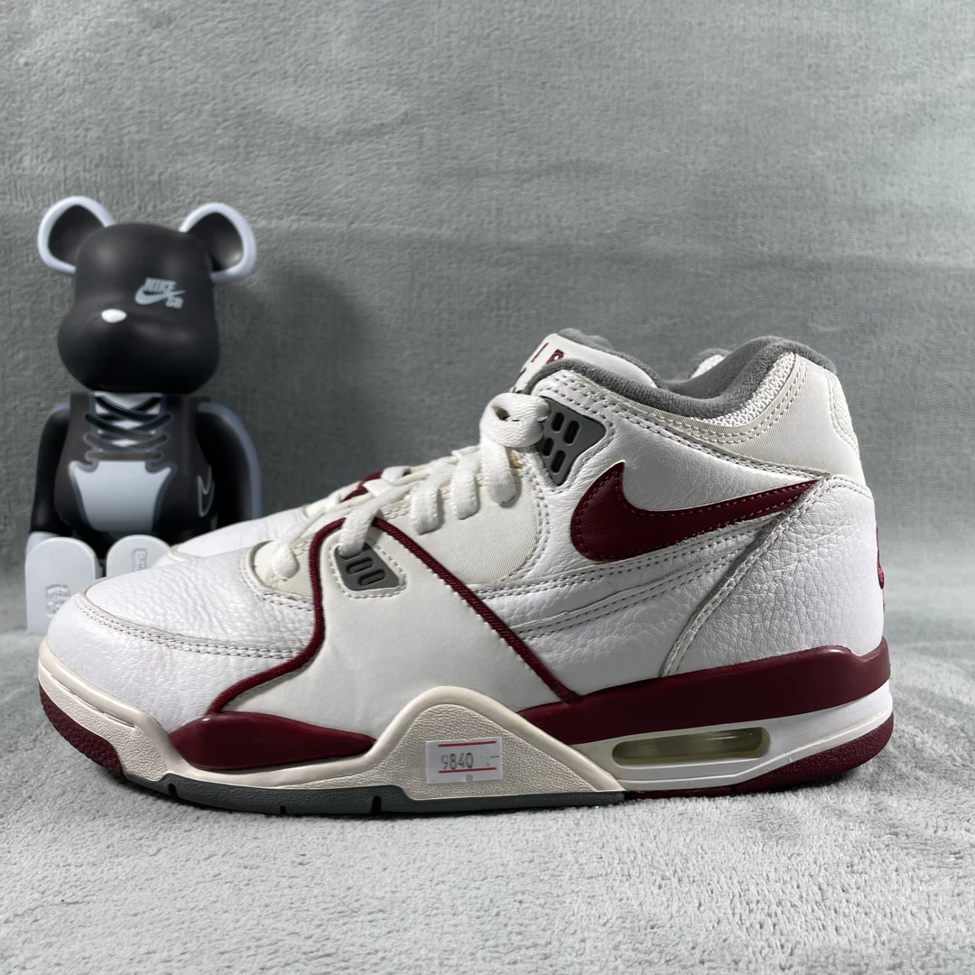 二手41码 Nike Air Flight 89 篮球鞋 白 发黄绳黄 无盒 公价1023