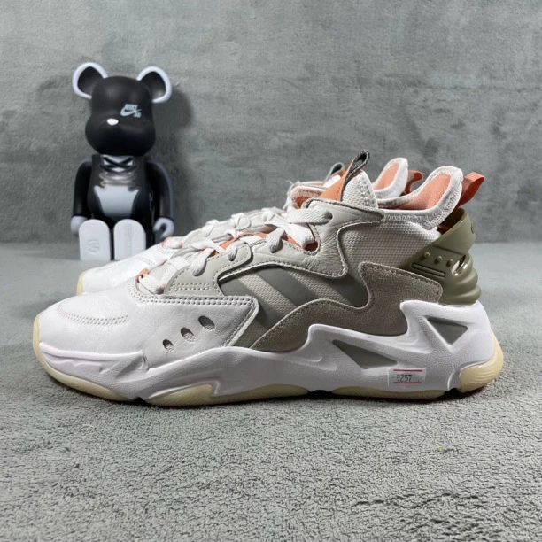 二手42.5码 adidas Neo Blazeon 休闲鞋 白灰底发黄 无盒