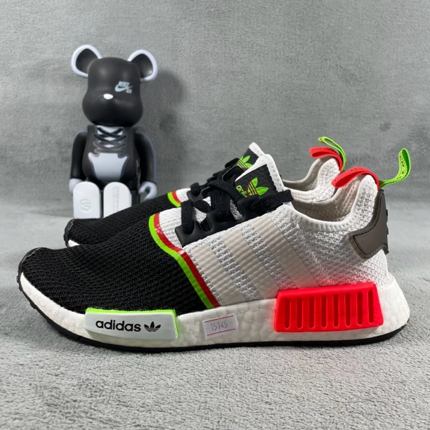 二手41码 adidas Originals NMD R1 休闲鞋 白 溢胶 无盒公价669