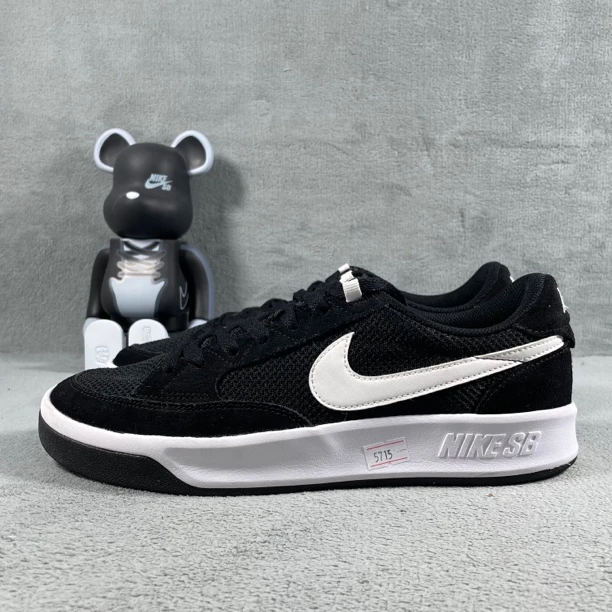 二手43码 Nike SB Adversary 复古潮流 休闲鞋 黑 无盒 公价499