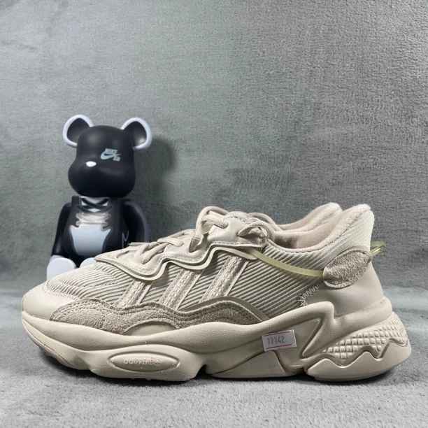 二手40.5码 adidas Originals 老爹鞋 米色 剐蹭 无盒 公价549