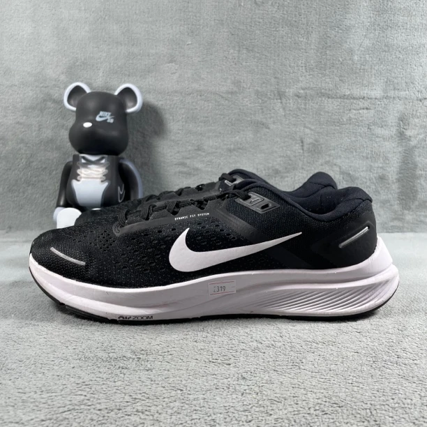 二手43码 Nike Air Zoom Structure 23 跑鞋 黑 剐蹭 无盒公价479