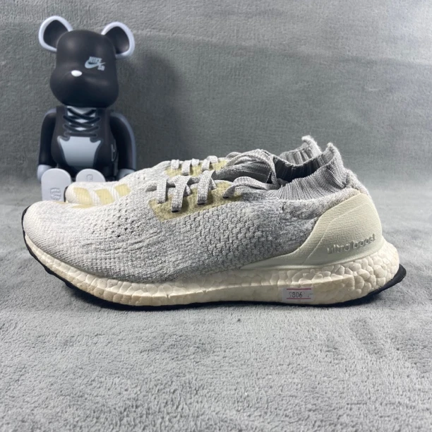 二手40码 adidas Ultra Boost Uncaged减震回弹 跑鞋 灰 氧化无盒