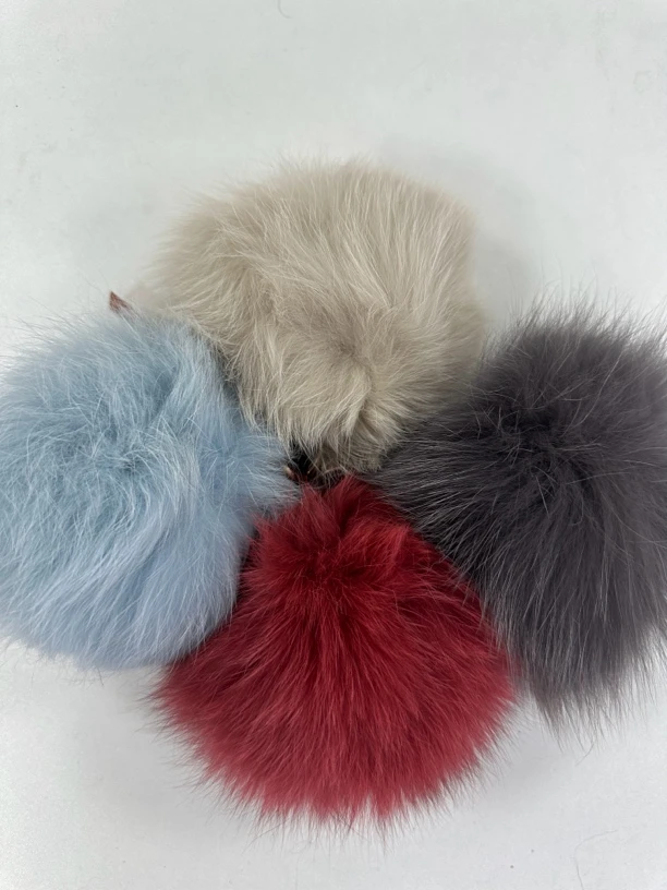 冬季福利毛毛球挂件 颜色随机