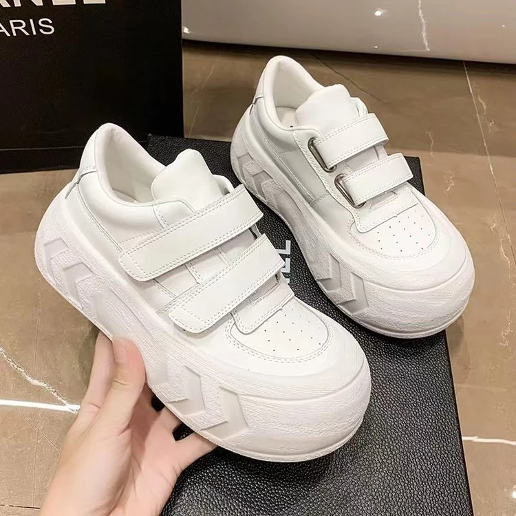 网红百搭运动休闲鞋女2025春季新款魔术贴松糕底面包鞋增高小白鞋