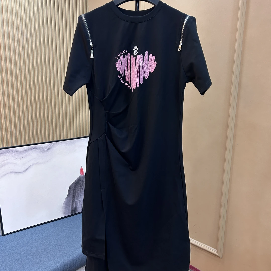 女装连衣裙裙子气质时尚休闲女士夏季黑色设计师女款显瘦百搭春夏