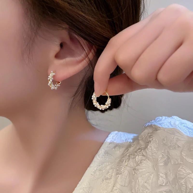 高级轻奢气质圆圈珠珠耳环年新款潮耳圈女耳扣小众设计感耳饰