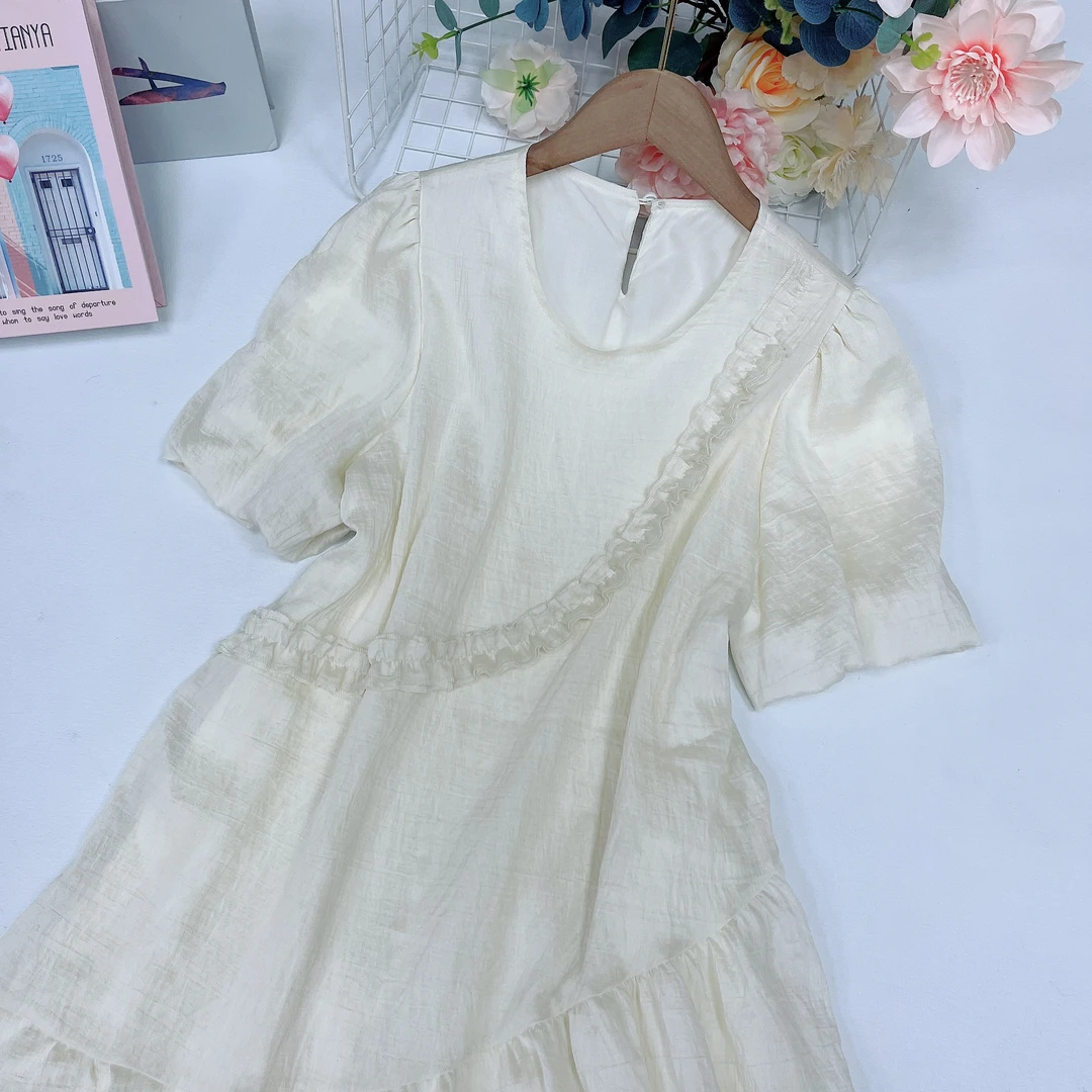 010夏季新款女装连衣裙蕾丝气质白色洋气时尚夏款泡泡袖