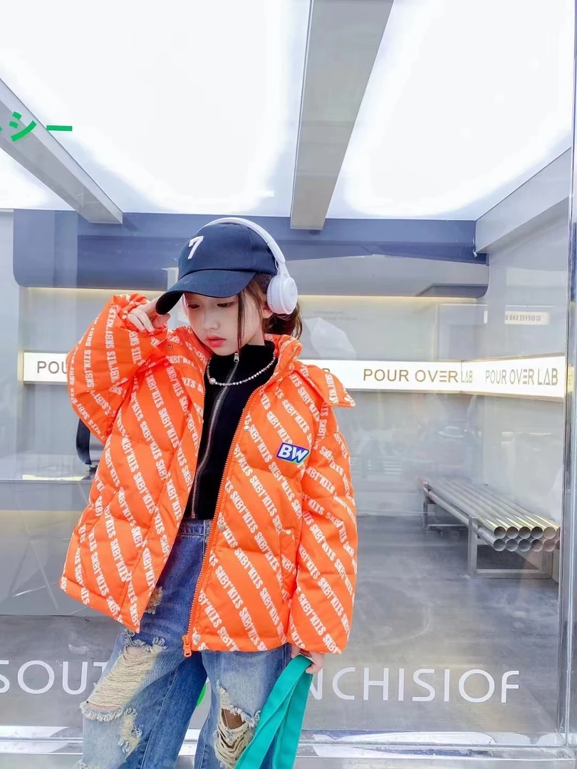 2613款.儿童橘色字母加厚羽绒服