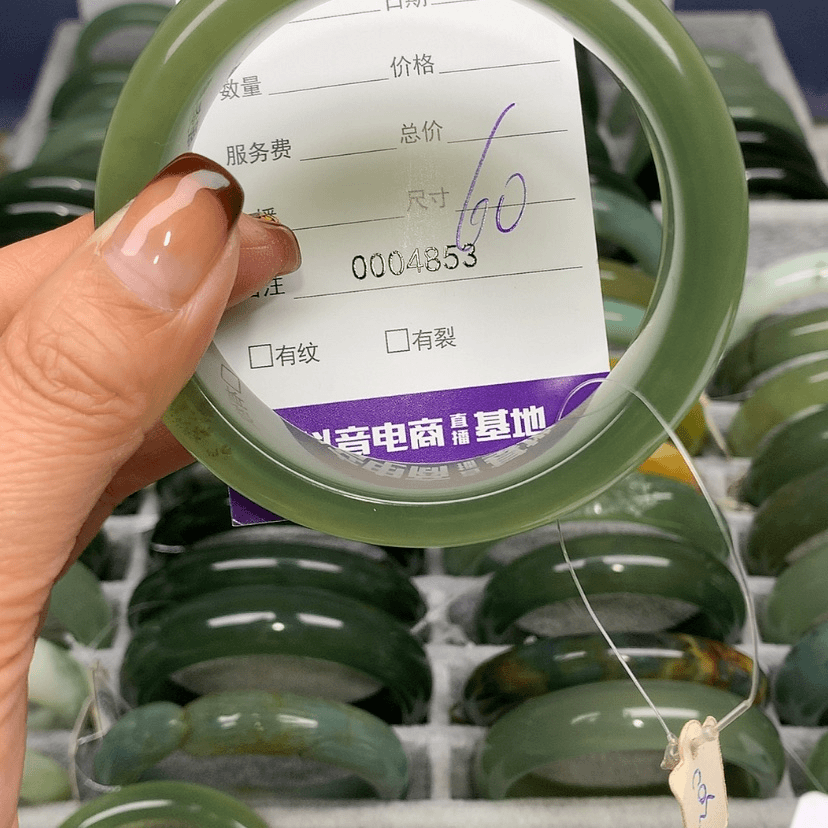 【闪购商品】蛇纹石玉手镯未镶嵌L**y