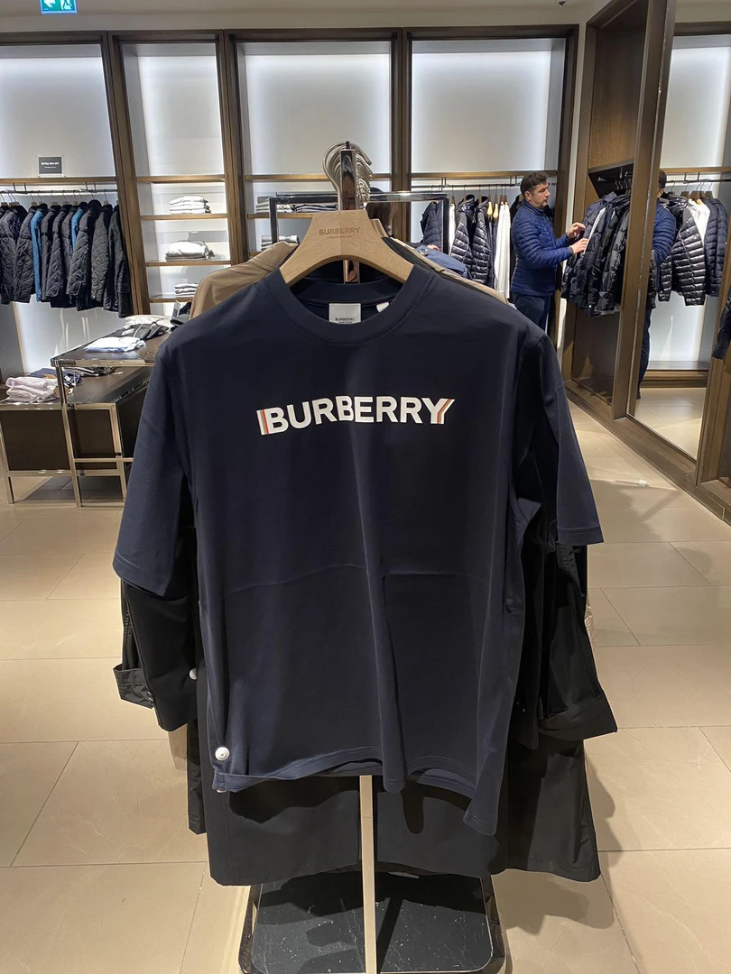 未使用 BURBERRY/博柏利 巴宝莉男款字母T恤