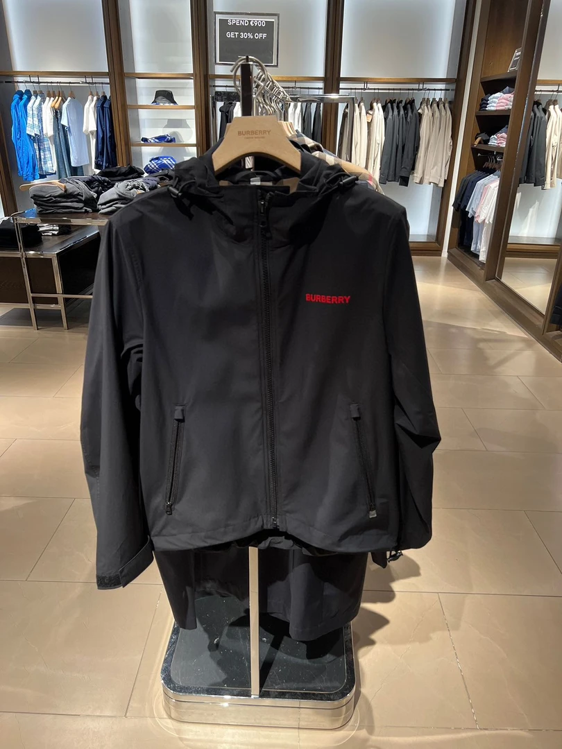 未使用 BURBERRY/博柏利 新款纯色字母logo外套