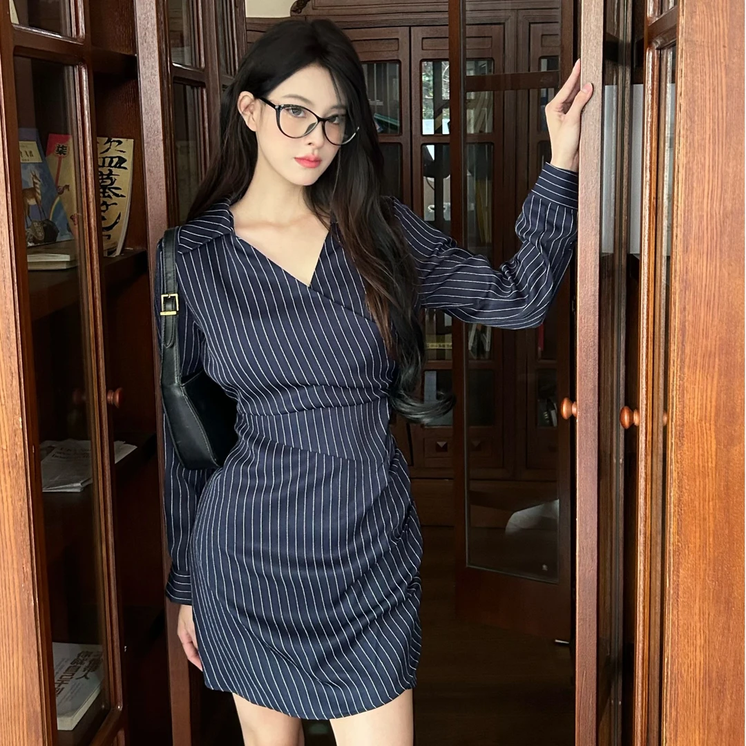 飒姐出击复古气质修身显瘦衬衫裙秋季性感条纹设计感辣妹连衣裙