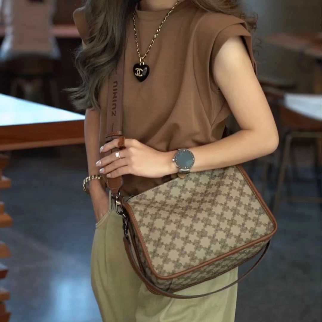 【醉牛】2025年爆款卡其色设计师款豌豆包6389+肩带 长27高20宽1