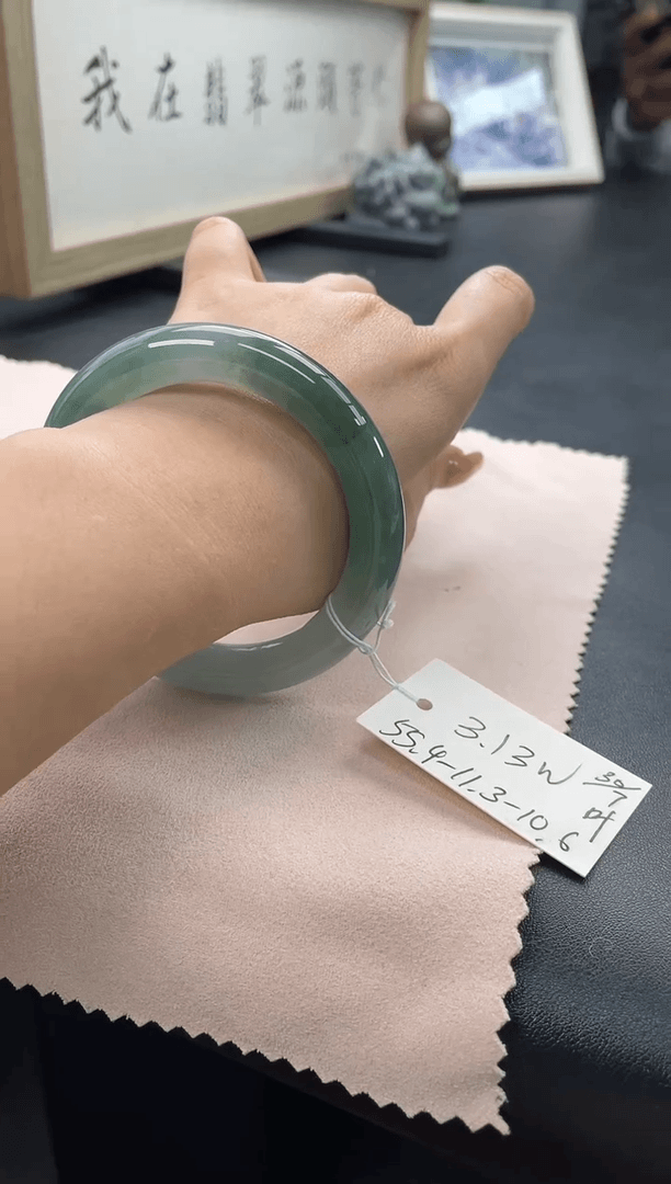 【闪购商品】翡翠手镯未镶嵌下单联系客服核对地址和购买须知哦