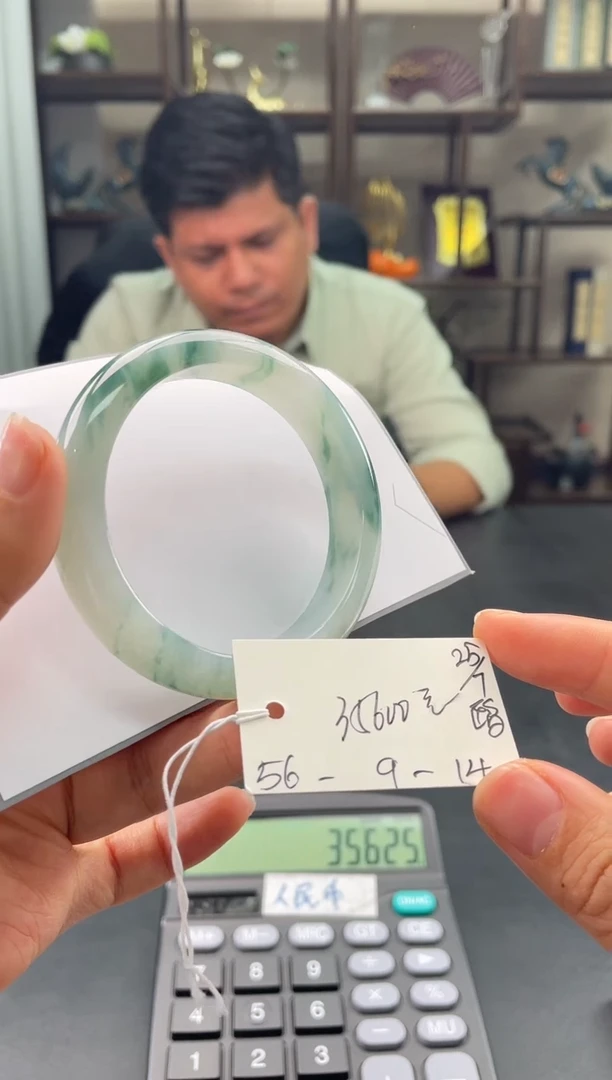 【闪购商品】翡翠手镯未镶嵌下单联系客服核对地址和购买须知哦