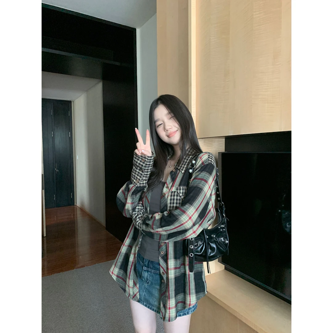 王少女【清清】黑色格纹翻领长袖衬衫港味复古宽松上衣 C24299S43
