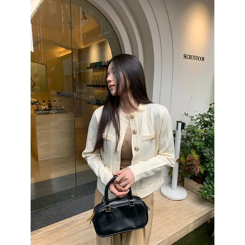 王少女【清清】杏色小香风圆领长袖开衫法式小个毛衣M25596S43