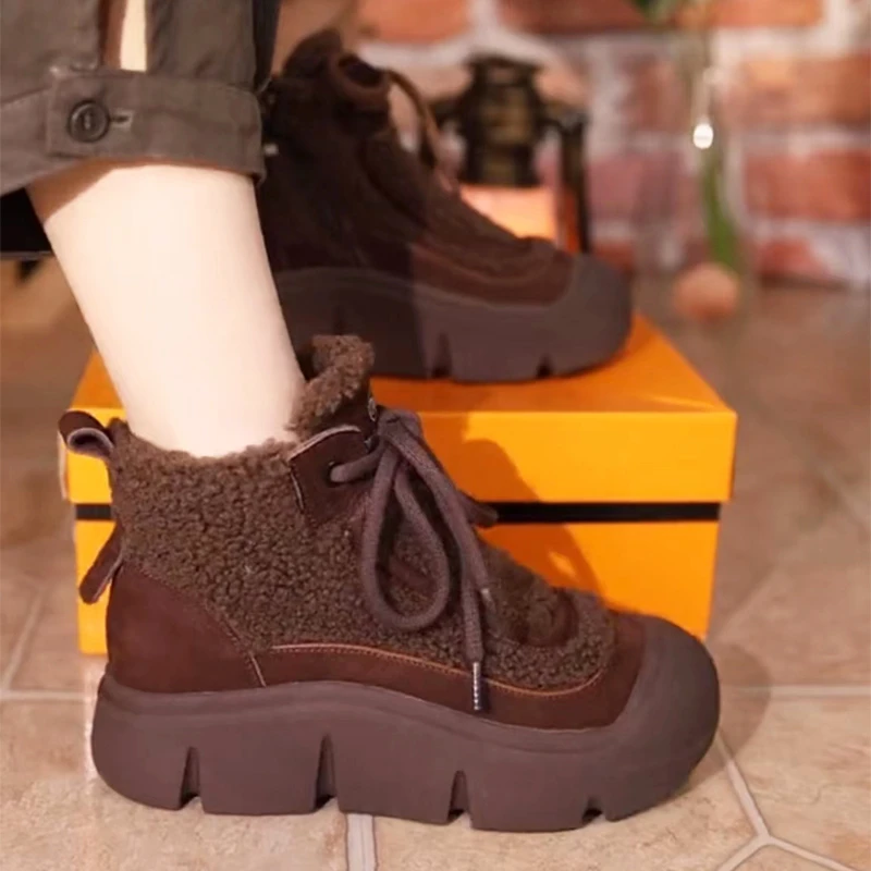 加绒加厚东北棉鞋女2025冬季新款厚底时尚雪地靴软底防滑保暖短靴