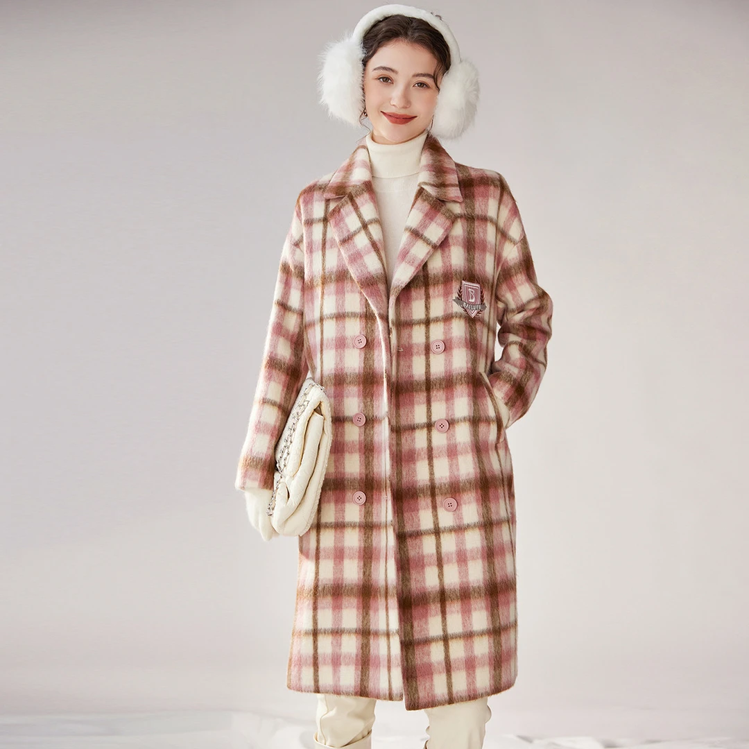 白鹿语冬款时尚翻领宽松版英伦风格纹大衣落肩长款外套WBX10032