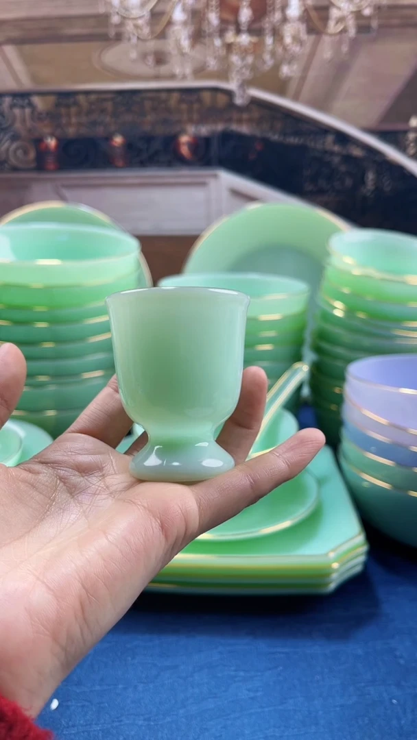 【闪购商品】..高脚酒杯6个果玉....陶瓷